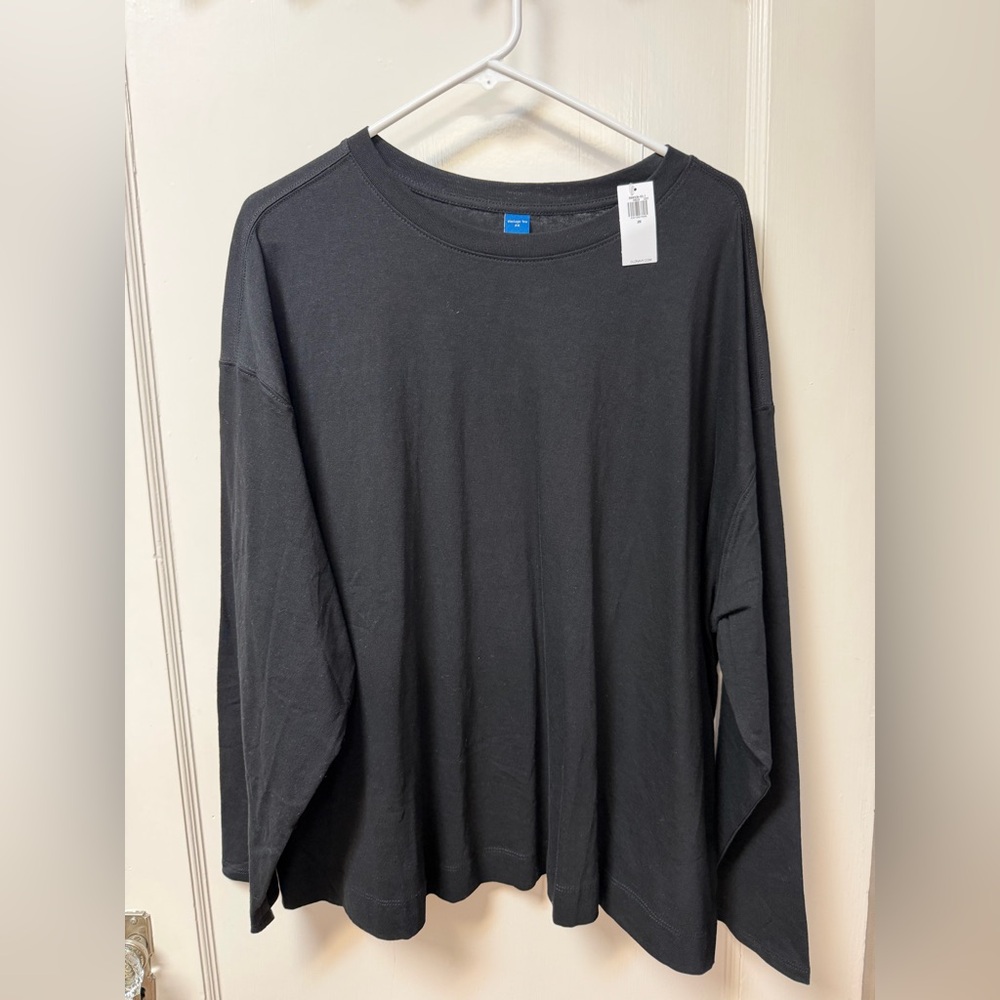 Old Navy Black Long-Sleeve Crew Tee